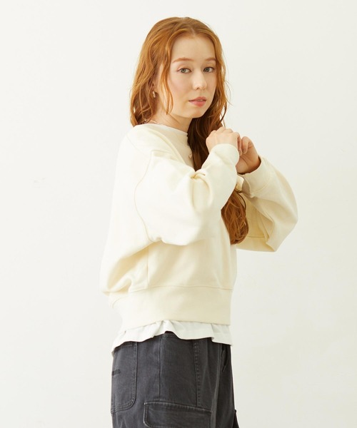 MILKFED.（ミルクフェド）の「HEART RIBBON EMBLEM SHORT CREW SWEAT（スウェット・レディース・オフホワイト/ベージュ/チャコール・M/S）」の19枚目の写真