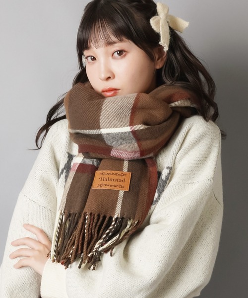 SPINNS（スピンズ）の「巻くだけでかわいさ2割増し♪ さらふわBIGタータンチェックマフラー（マフラー・レディース・サックスブルー/グリーン/ピンク/ブラウン・ONESIZE）」の18枚目の写真