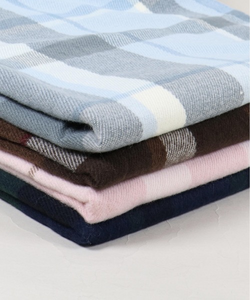 SPINNS（スピンズ）の「巻くだけでかわいさ2割増し♪ さらふわBIGタータンチェックマフラー（マフラー・レディース・サックスブルー/グリーン/ピンク/ブラウン・ONESIZE）」の10枚目の写真