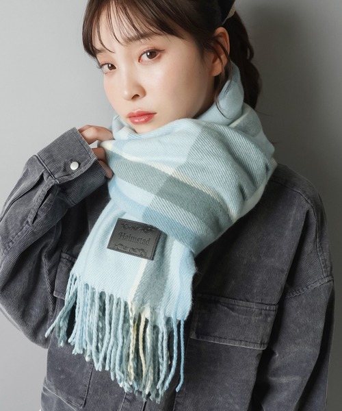 SPINNS（スピンズ）の「巻くだけでかわいさ2割増し♪ さらふわBIGタータンチェックマフラー（マフラー・レディース・サックスブルー/グリーン/ピンク/ブラウン・ONESIZE）」の20枚目の写真