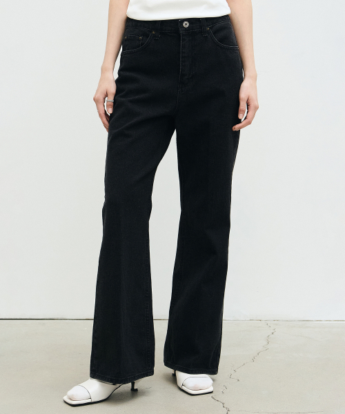 NICK&NICOLE(ニックアンドニコール)の「NICK NICOLE SEMI BOOTCUT PANTS_BLACK(その他パンツ・レディース・その他・SMALL/MEDIUM/LARGE)」の1枚目の写真