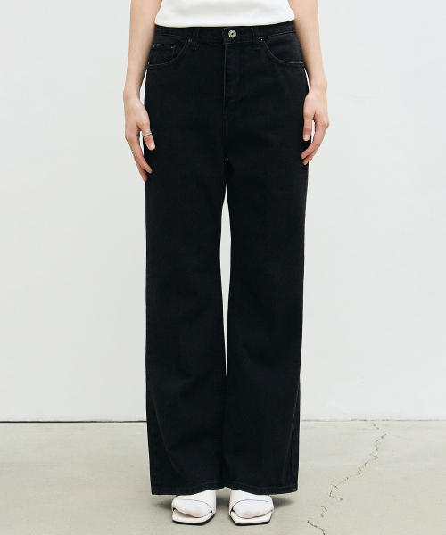 NICK&NICOLE(ニックアンドニコール)の「NICK NICOLE SEMI BOOTCUT PANTS_BLACK(その他パンツ・レディース・その他・SMALL/MEDIUM/LARGE)」の2枚目の写真