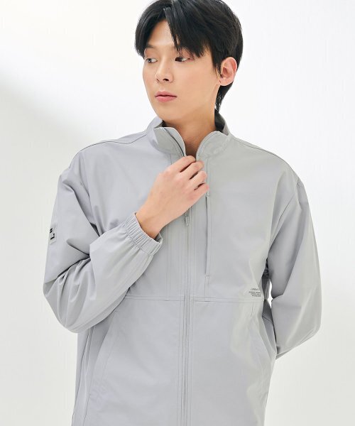 CHASECULT(チェイスカルト)の「男性ストレッチウォームアップジップアップ-DBRK7121C02(ナイロンジャケット・メンズ・ライトグレー・100/105/95)」の5枚目の写真