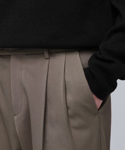 MUSINSA STANDARD(ムシンサスタンダード)の「ヘビーウェイトインナーナッピングリアルワイドヒドゥンバンディングスラックス【ダスティベージュ】(スラックス・メンズ・その他・40/38/42/36/34/32/30/31/33/26/27/28/29)」の7枚目の写真
