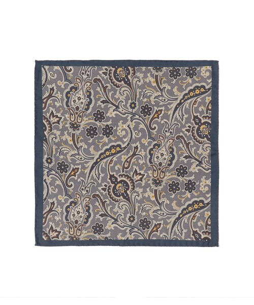 BEAMS F（ビームスエフ）の「FITZGERALD / シルク ペイズリー柄×小紋柄 チーフ（ハンカチ/ハンドタオル・メンズ・ブラウン/ネイビー・ONE SIZE）」の2枚目の写真