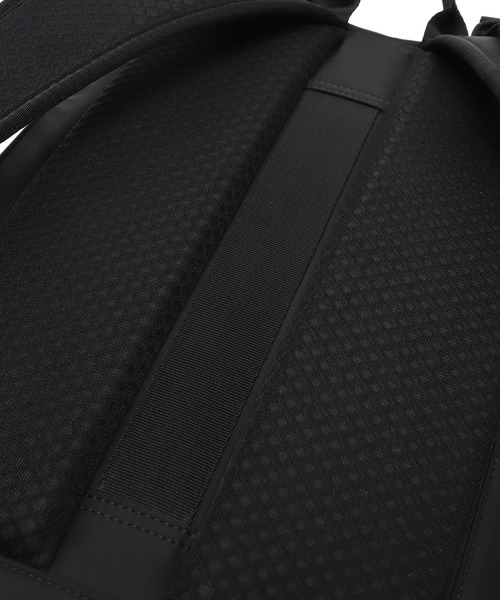 Snow Peak（スノーピーク）の「SnowPeak / Tech Backpack 20L  テックバックパック 海外限定（バックパック/リュック・メンズ・ダークカーキ/ブラック・ONE SIZE）」の9枚目の写真