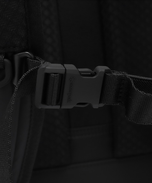 Snow Peak（スノーピーク）の「SnowPeak / Tech Backpack 20L  テックバックパック 海外限定（バックパック/リュック・メンズ・ダークカーキ/ブラック・ONE SIZE）」の10枚目の写真