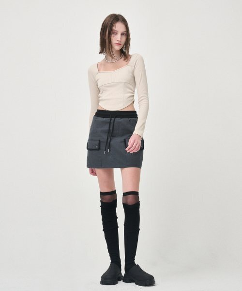 ETMON(エトモン)の「Cargo Banding Mini Skirt, Charcoal(スカート・レディース・その他・MEDIUM)」の3枚目の写真
