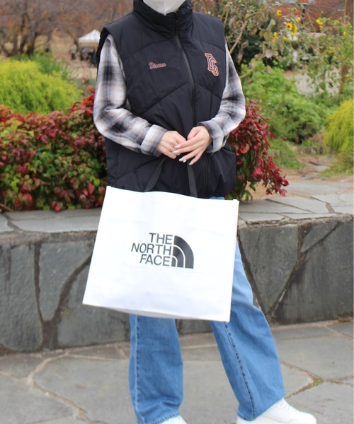 THE NORTH FACE（ザノースフェイス）の「【THE NORTH FACE/ザノースフェイス】ショッパーバッグM(SHOPPER　BAG　M）（エコバッグ/サブバッグ・レディース・ホワイト・ONESIZE）」の18枚目の写真