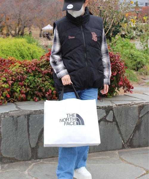 THE NORTH FACE（ザノースフェイス）の「【THE NORTH FACE/ザノースフェイス】ショッパーバッグM(SHOPPER　BAG　M）（エコバッグ/サブバッグ・レディース・ホワイト・ONESIZE）」の19枚目の写真