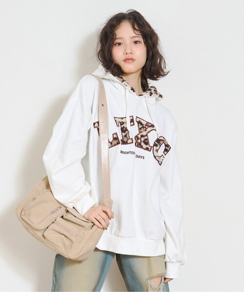 LOVETOXIC(ラブトキシック)の「ポケットムーンショルダー(ショルダーバッグ・キッズ・ブラック/ブルー/ベージュ・F)」の4枚目の写真