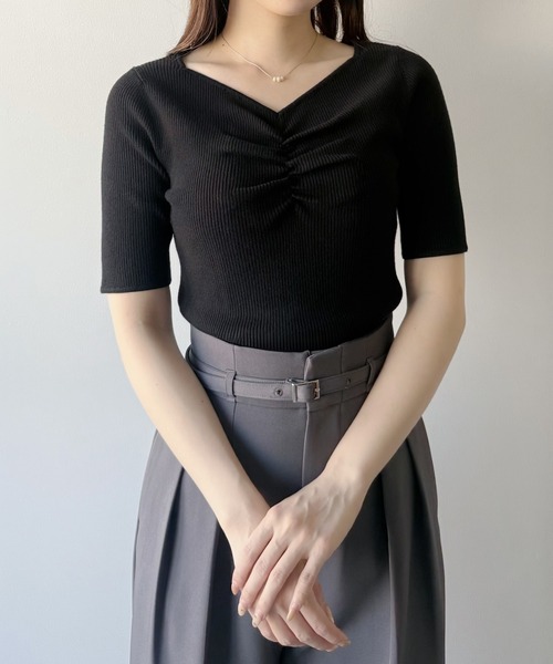 mipiarl(ミピアール)の「フロントギャザー半袖リブニット(ニット/セーター・レディース・チャコール/アイボリー/ブラック・LARGE/MEDIUM)」の7枚目の写真