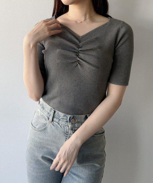 mipiarl(ミピアール)の「フロントギャザー半袖リブニット(ニット/セーター・レディース・チャコール/アイボリー/ブラック・LARGE/MEDIUM)」の11枚目の写真