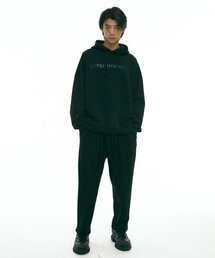 HYII（ハイトゥ）の「ツーピンタックテーパードスウェットパンツ[ブラック]（スウェットパンツ）」