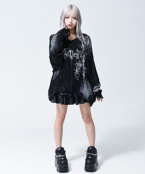 REFLEM(レフレム)の「『REFLEM/レフレム』顔料加工ダメージニットPO(ニット/セーター・レディース・ホワイト/ブラック・FREE)」の3枚目の写真