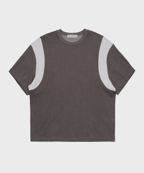 LIEU HOMME(リュウオム)の「ピグメントショルダーラインオーバーティーシャツ_ブラウン(Tシャツ/カットソー・メンズ・ブラウン・MEDIUM/LARGE)」の1枚目の写真