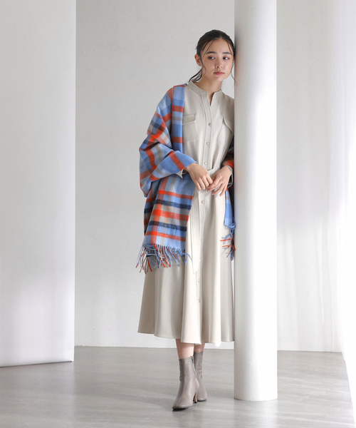 La TOTALITE（ラトータリテ）の「TWEEDMILL/ツイードミル ウール チェックストール 65*190cm（ストール/ショール・レディース・ベージュ/ブルー系その他・FREE）」の3枚目の写真