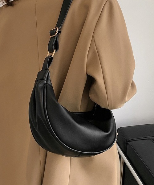 WYZ wear(ダブリューワイジィーウェア)の「フェイクレザーハーフムーンショルダーバッグ/ユニセックス(ショルダーバッグ・メンズ・ブラック/ホワイト・FREE)」の21枚目の写真