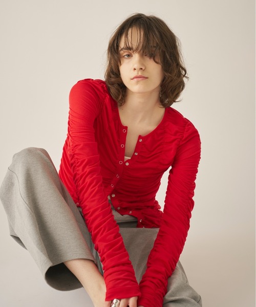 AIC.(エーアイシー)の「シャーリングシアーカーディガン(カーディガン/ボレロ・レディース・オフホワイト/レッド/ブラック・FREE)」の17枚目の写真