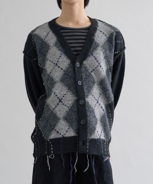EPNK(イーピーエヌケー)の「Distressed Argyle Cardigan / ディストレストアーガイルカーディガン(カーディガン/ボレロ・メンズ・ブラウン/グレー/ブラック・LARGE/MEDIUM)」の1枚目の写真