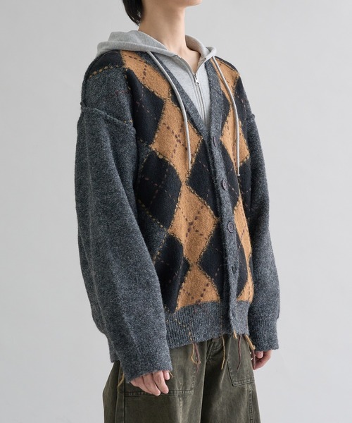 EPNK(イーピーエヌケー)の「Distressed Argyle Cardigan / ディストレストアーガイルカーディガン(カーディガン/ボレロ・メンズ・ブラウン/グレー/ブラック・LARGE/MEDIUM)」の18枚目の写真