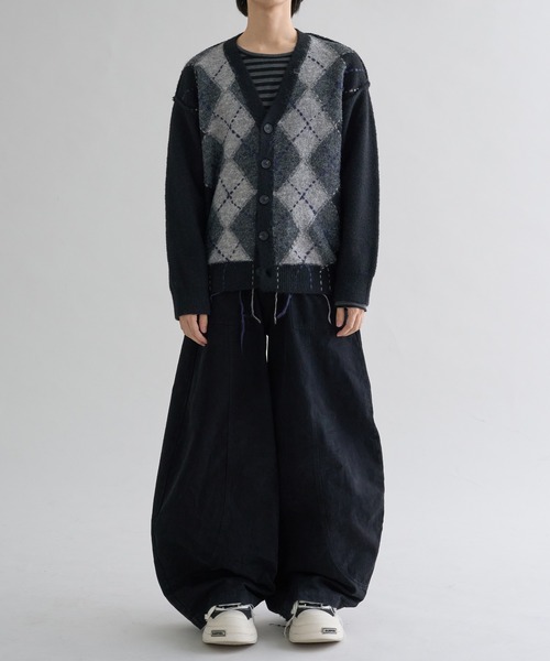 EPNK(イーピーエヌケー)の「Distressed Argyle Cardigan / ディストレストアーガイルカーディガン(カーディガン/ボレロ・メンズ・ブラウン/グレー/ブラック・LARGE/MEDIUM)」の9枚目の写真