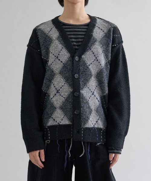 EPNK(イーピーエヌケー)の「Distressed Argyle Cardigan / ディストレストアーガイルカーディガン(カーディガン/ボレロ・メンズ・ブラウン/グレー/ブラック・LARGE/MEDIUM)」の4枚目の写真