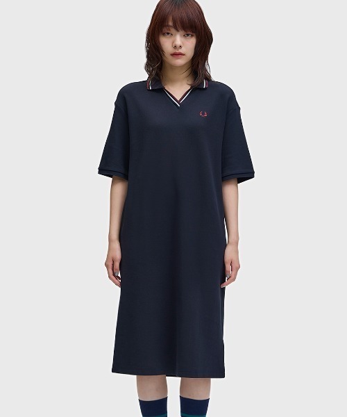 FRED PERRY(フレッドペリー)の「Open Collar Tipped Polo Dress/オープンカラーティップラインポロシャツワンピース(ワンピース・レディース・ネイビー・10)」の5枚目の写真