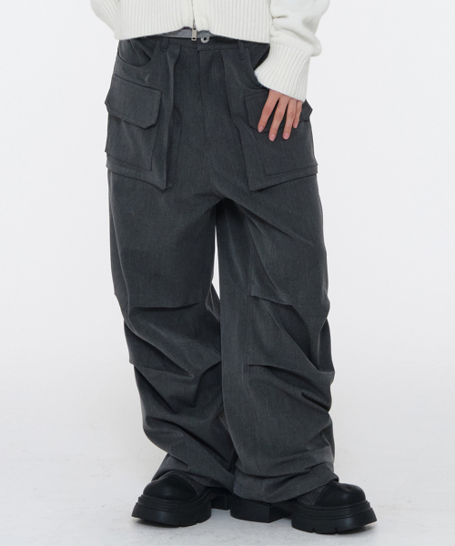 PLACE STUDIO（プレイススタジオ）の「ステッチダブルポケットインシジョンパラシュートワイドフィットウィンターチノパンツ_2COLOR（その他パンツ・レディース・ブラック/グレー・FREE）」の3枚目の写真