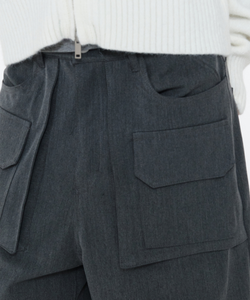 PLACE STUDIO（プレイススタジオ）の「ステッチダブルポケットインシジョンパラシュートワイドフィットウィンターチノパンツ_2COLOR（その他パンツ・レディース・ブラック/グレー・FREE）」の4枚目の写真