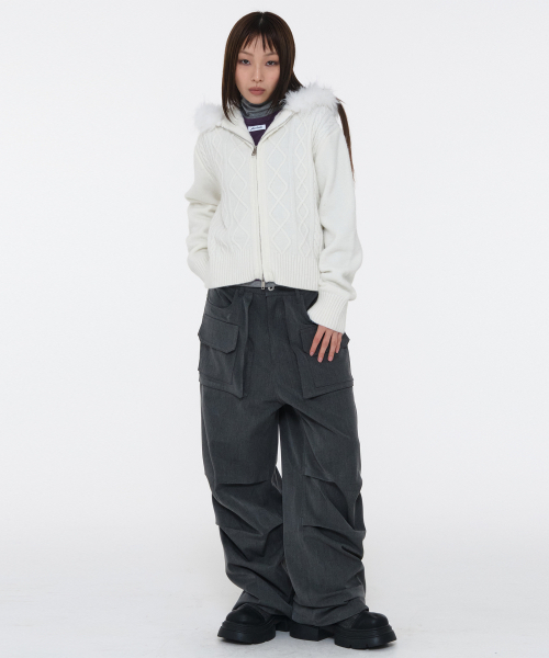 PLACE STUDIO（プレイススタジオ）の「ステッチダブルポケットインシジョンパラシュートワイドフィットウィンターチノパンツ_2COLOR（その他パンツ・レディース・ブラック/グレー・FREE）」の5枚目の写真
