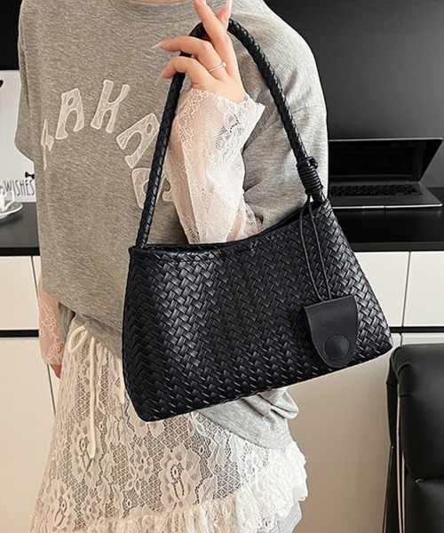 ONEP STAR(ワンピスター)の「ミニバッグ付き編み込みバッグ(トートバッグ・レディース・ブラック/ダークブラウン/オフホワイト/ブルー/レッド・FREE)」の1枚目の写真
