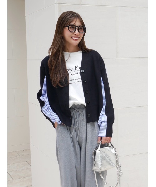 BeBeoD(べベッド)の「ストライプシャツドッキングニットカーディガン(Tシャツ/カットソー・レディース・ブラック/グレー/ネイビー・フリー)」の4枚目の写真