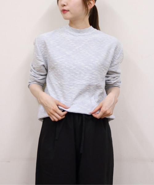 MEYAME(メヤメ)の「MEYAME/メヤメ バックティアーシェイプニット BACK TEAR SHAPE KNIT(Tシャツ/カットソー・レディース・オレンジ/ブルー・FREE)」の2枚目の写真
