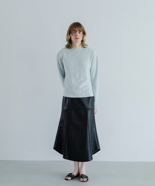 MEYAME(メヤメ)の「MEYAME/メヤメ バックティアーシェイプニット BACK TEAR SHAPE KNIT(Tシャツ/カットソー・レディース・オレンジ/ブルー・FREE)」の4枚目の写真