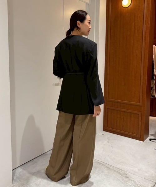 ESTNATION（エストネーション）の「ESSENCEOFLUXURY / イレギュラージャケット（ノーカラージャケット・レディース・ブラック・38/36）」の13枚目の写真