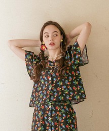 Three Four Time（スリーフォータイム）の「レトロフラワー柄フロントボタンブラウス（シャツ/ブラウス）」