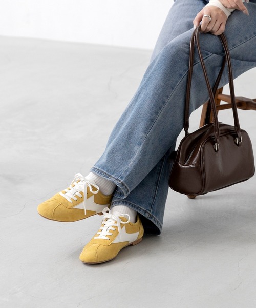 welleg（ウェレッグ）の「ローカット シンプル スニーカー（スニーカー・レディース・ライトグレー/チャコールグレー/ホワイト/イエロー・M/S/SS/3L/LL/L）」の5枚目の写真