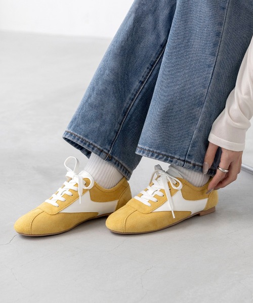 welleg（ウェレッグ）の「ローカット シンプル スニーカー（スニーカー・レディース・ライトグレー/チャコールグレー/ホワイト/イエロー・M/S/SS/3L/LL/L）」の6枚目の写真