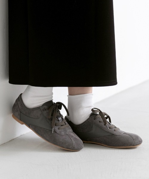 welleg（ウェレッグ）の「ローカット シンプル スニーカー（スニーカー・レディース・ライトグレー/チャコールグレー/ホワイト/イエロー・M/S/SS/3L/LL/L）」の14枚目の写真