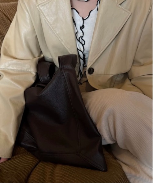 lawgy(ラウジー)の「soft fabric big one handle tote bag / ソフトファブリックビッグワンハンドルトートバッグ(トートバッグ・レディース・ブラック/ブラウン・FREE)」の16枚目の写真
