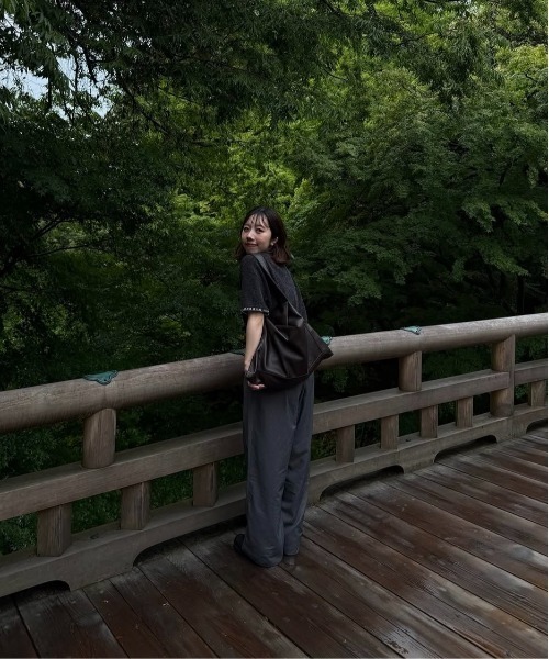 lawgy(ラウジー)の「soft fabric big one handle tote bag / ソフトファブリックビッグワンハンドルトートバッグ(トートバッグ・レディース・ブラック/ブラウン・FREE)」の17枚目の写真