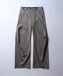 soe（ソーイ）の「Inflate Trousers BGE（スラックス）」