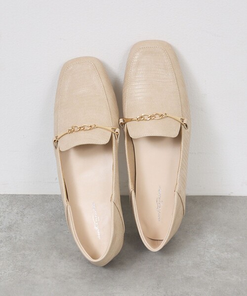 Au BANNISTER(オゥバニスター)の「【販売店舗限定】バブーシュビットモカスクエアトゥローファー(ローファー・レディース・グレイッシュベージュ/ネイビー/ブラック・38/37/36/35/40/39)」の2枚目の写真