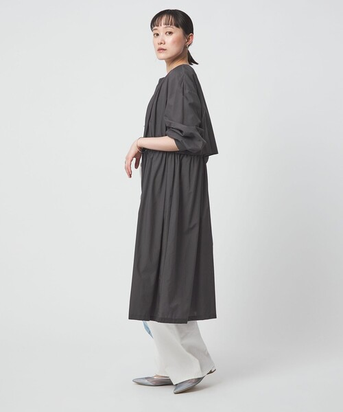 green label relaxing（グリーンレーベルリラクシング）の「ギャザー ドロスト コート 撥水（その他アウター・レディース・ダークグレー/ベージュ・38/36）」の8枚目の写真