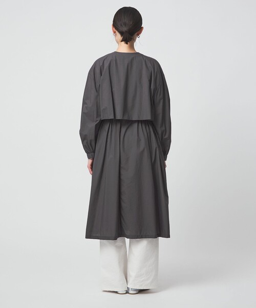 green label relaxing（グリーンレーベルリラクシング）の「ギャザー ドロスト コート 撥水（その他アウター・レディース・ダークグレー/ベージュ・38/36）」の18枚目の写真