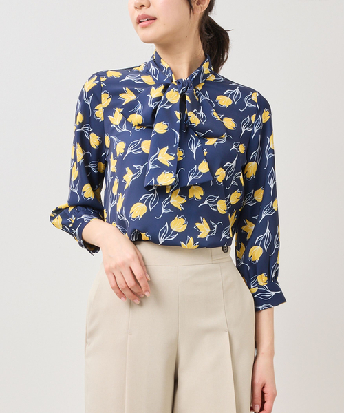 NARACAMICIE（ナラカミーチェ）の「【NARACAMICIE】チューリップ柄長袖ボウタイカットソー（Tシャツ/カットソー・レディース・ブラック/ネイビー・L/M）」の4枚目の写真