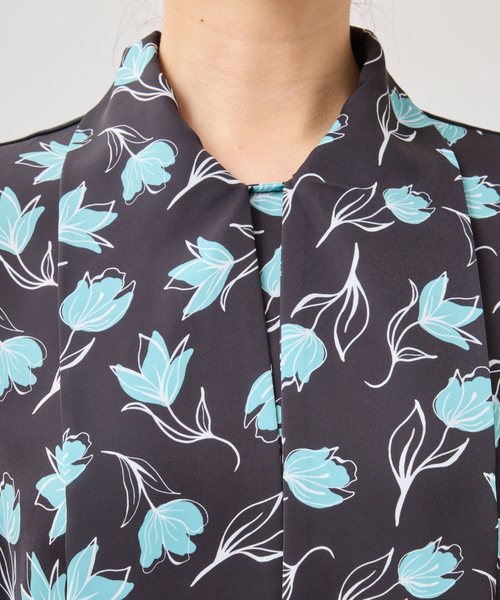 NARACAMICIE（ナラカミーチェ）の「【NARACAMICIE】チューリップ柄長袖ボウタイカットソー（Tシャツ/カットソー・レディース・ブラック/ネイビー・L/M）」の9枚目の写真