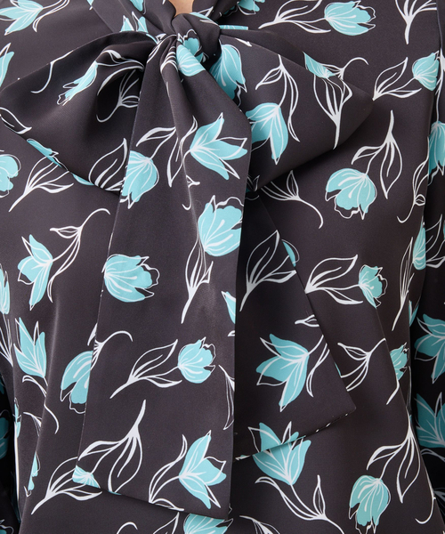 NARACAMICIE（ナラカミーチェ）の「【NARACAMICIE】チューリップ柄長袖ボウタイカットソー（Tシャツ/カットソー・レディース・ブラック/ネイビー・L/M）」の10枚目の写真