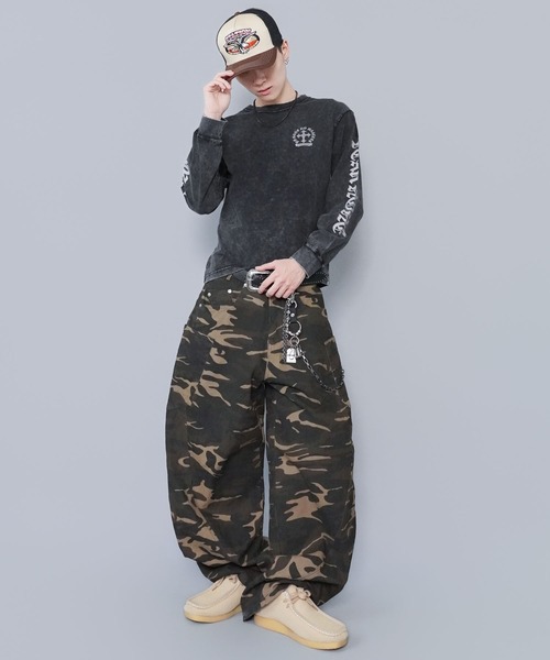 SPINNS（スピンズ）の「短丈ロングスリーブTシャツ/クロスロゴ/バックプリント（Tシャツ/カットソー・メンズ・ブラック系その他/ウッドランド/ホワイト/ブラック・ONESIZE）」の5枚目の写真